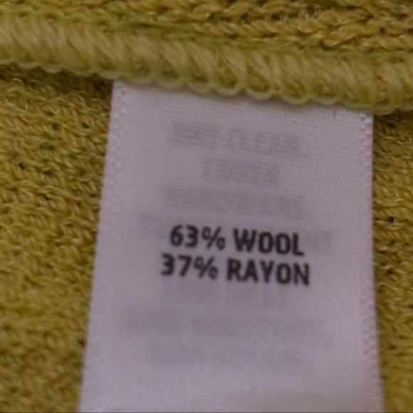 ST. JOHN HARVEST GOLD SWEATER SET FROM THE RESORT COLLECTION SIZE SMALL - Picture 6 of 12